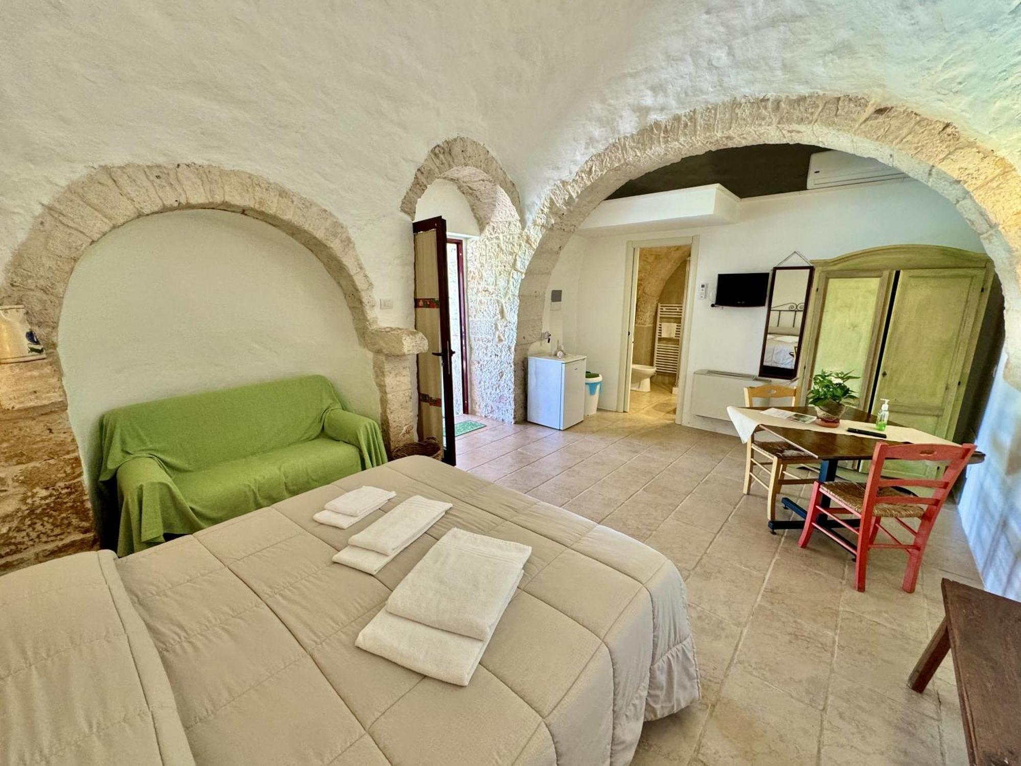 Masseria Ferri Остуни Экстерьер фото